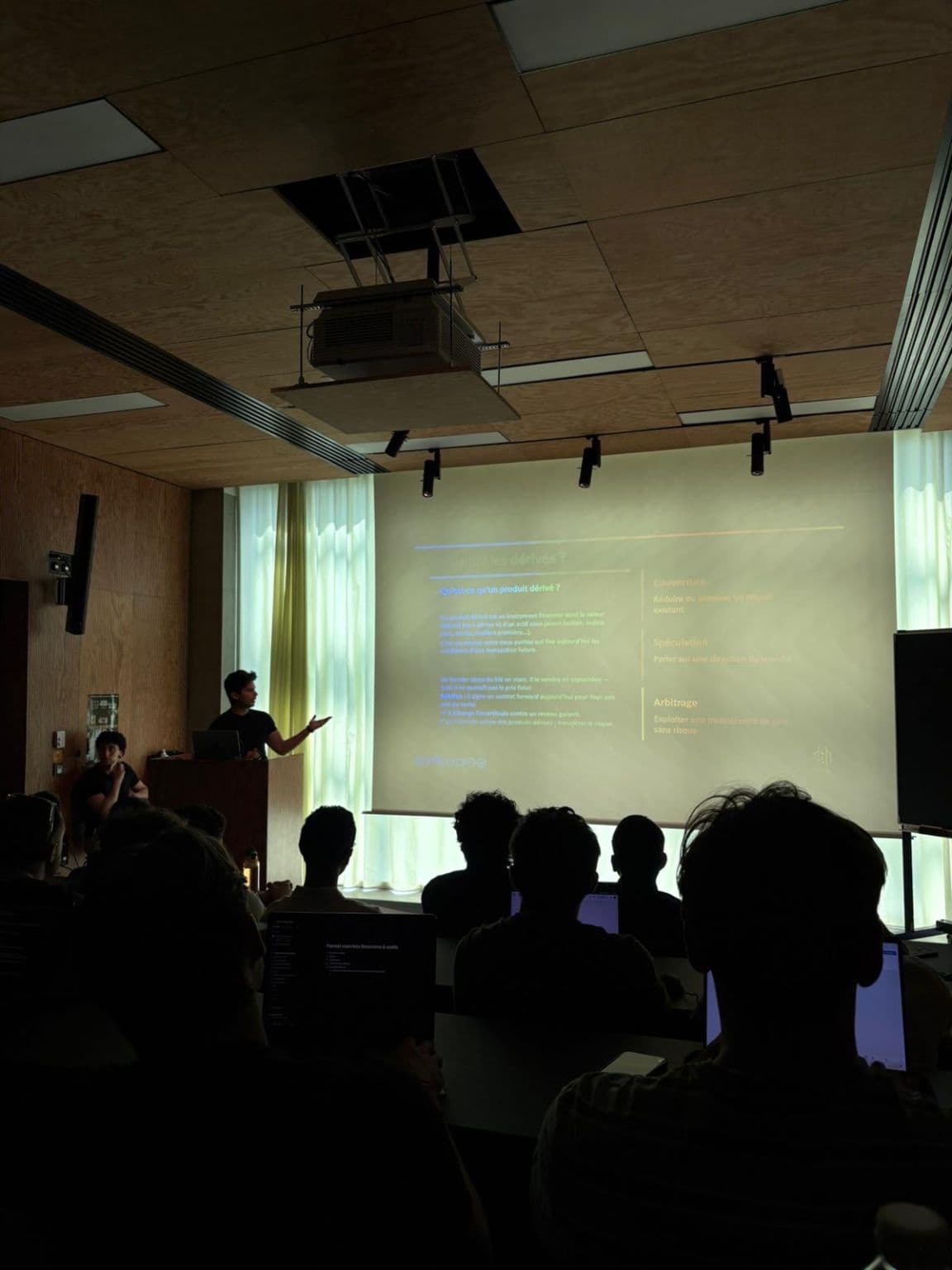 Une salle attentive pour cette première formation CS Finance.